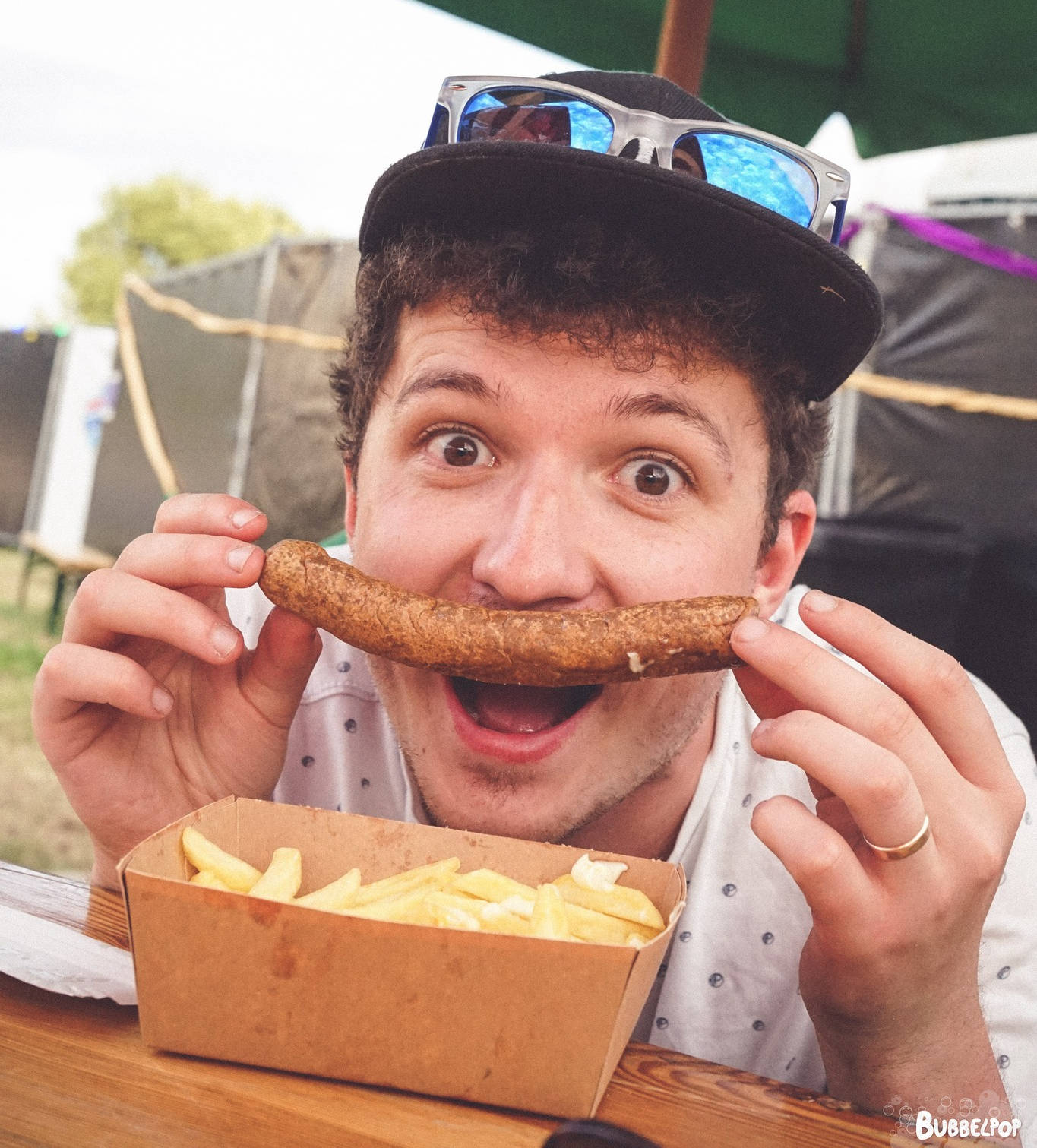 Curryworst moustache